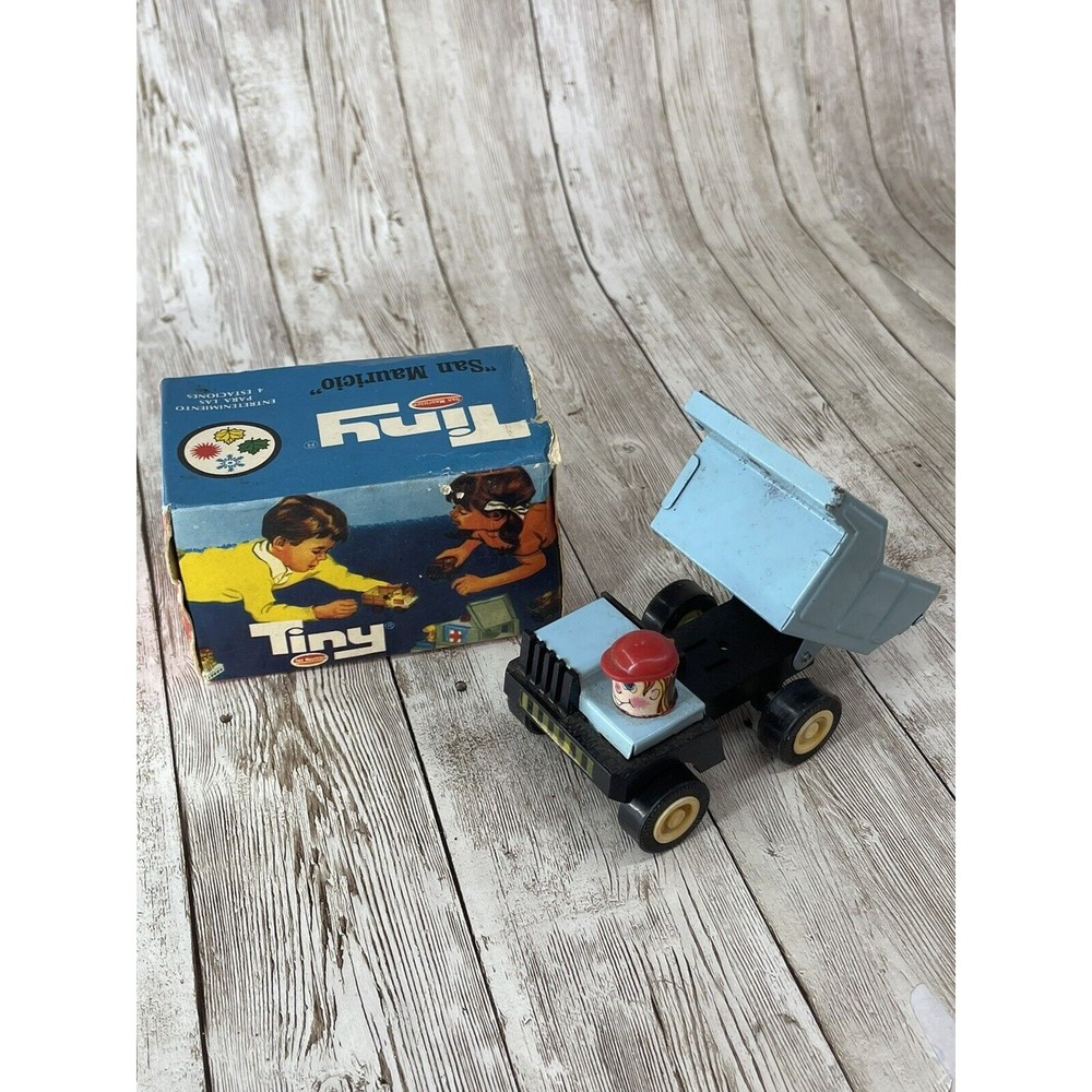 San Mauricio Tiny Volcador Dump Truck w/ Original Box Industria Argentina MINT
